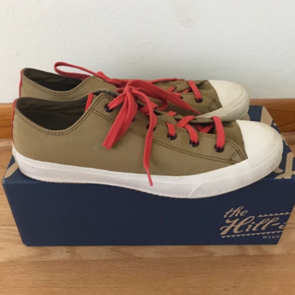 The Hill-Side Low Top Dark Gold size 9